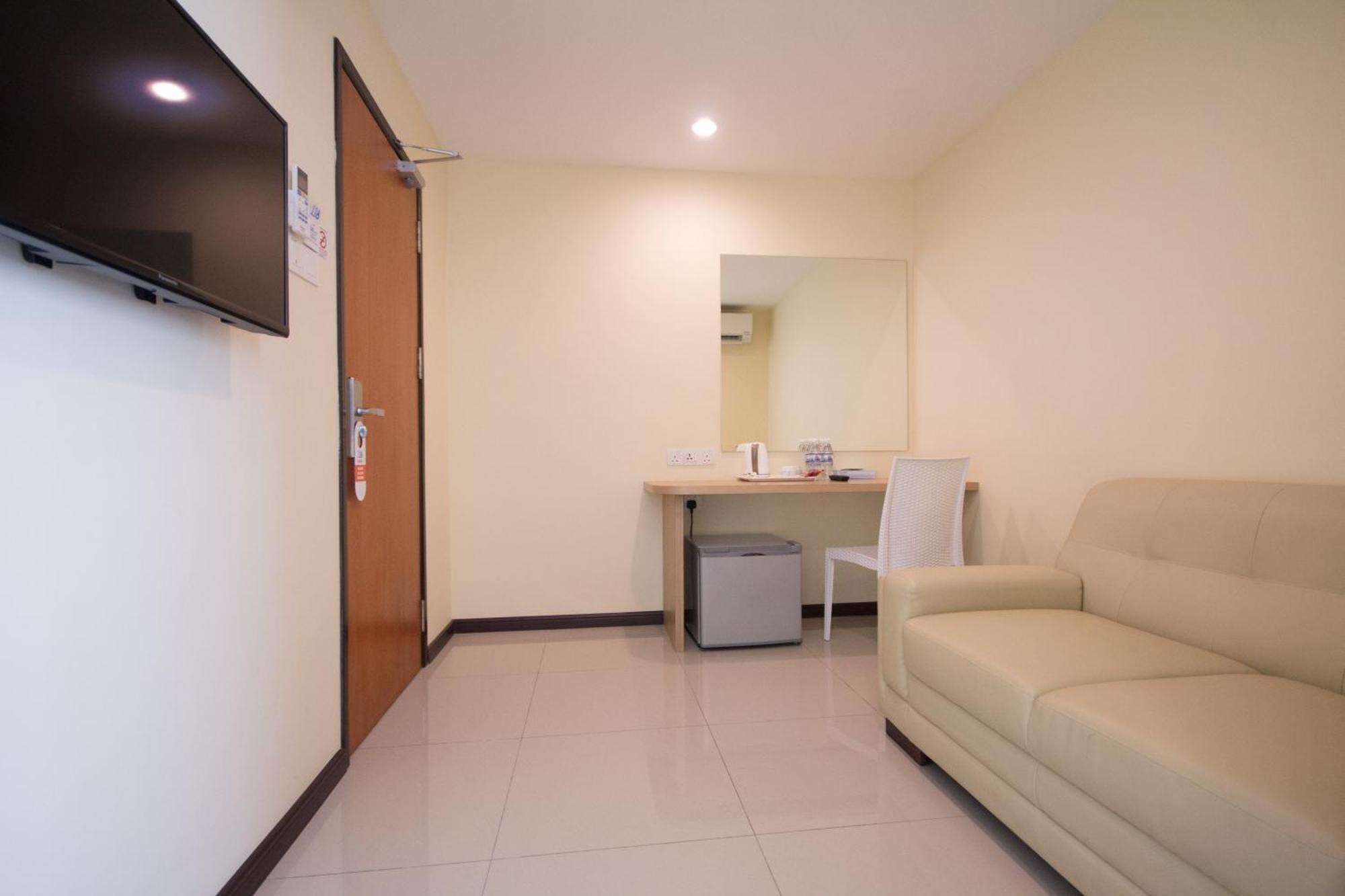 118 Hotel Macalister George Town Exterior photo