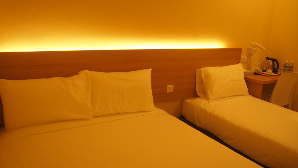 118 Hotel Macalister George Town Exterior photo